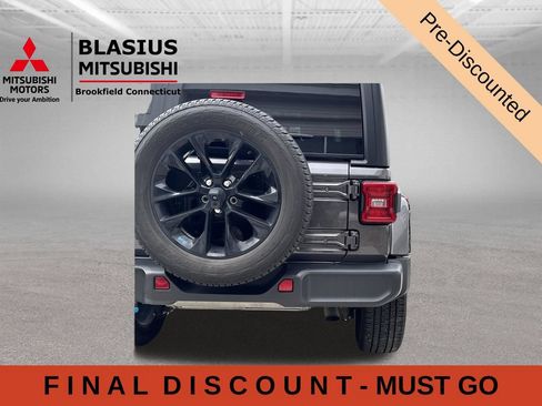 Used 2023 Jeep Wrangler Unlimited Sahara w/ Cold Weather Group AWD/4WD image 38