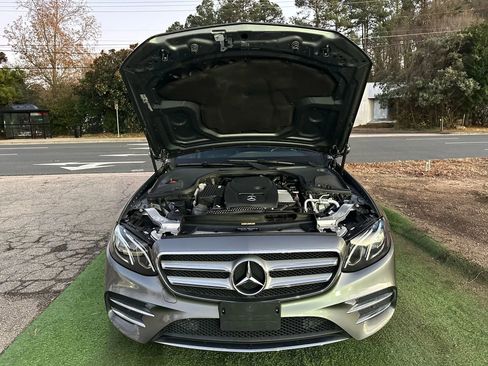 Used 2017 Mercedes-Benz E 300 4MATIC image 9