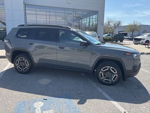New 2026 Jeep Cherokee Laredo AWD/4WD image 33