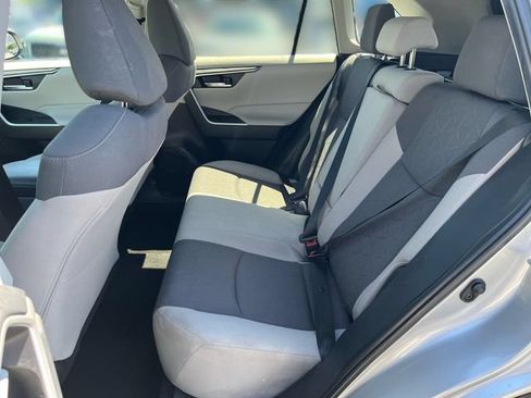 Used 2024 Toyota RAV4 XLE FWD image 25