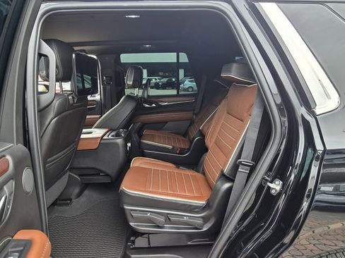 Certified 2024 GMC Yukon Denali Ultimate image 15