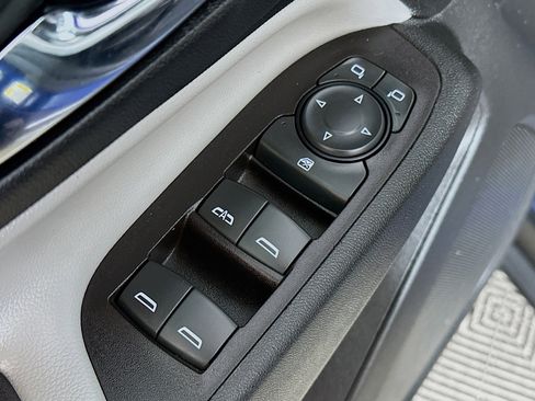 Used 2022 Chevrolet Equinox LT image 17