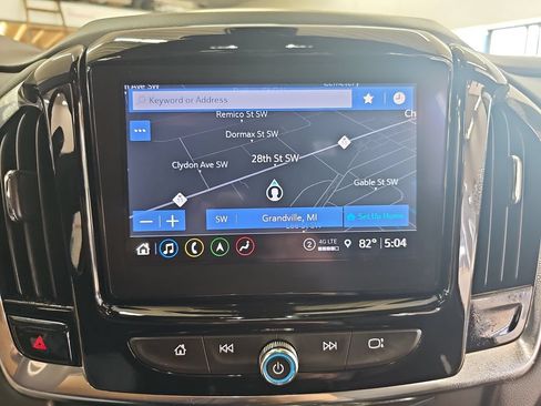 Used 2023 Chevrolet Traverse LT w/ LT Premium Package AWD/4WD image 24