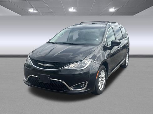 Used 2020 Chrysler Pacifica Touring-L FWD image 7