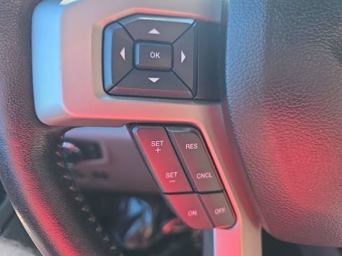 Used 2018 Ford F150 Lariat w/ Equipment Group 502A Luxury AWD/4WD image 27