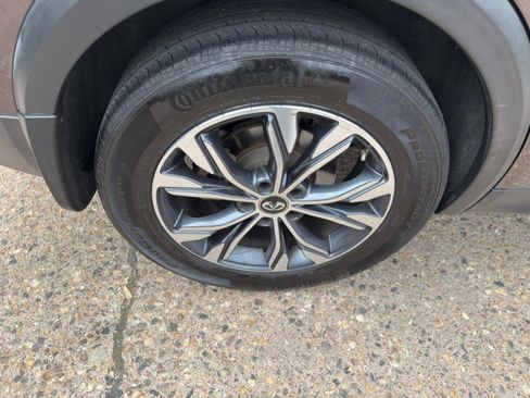 Used 2018 INFINITI QX30 Premium w/ Navigation Package image 26