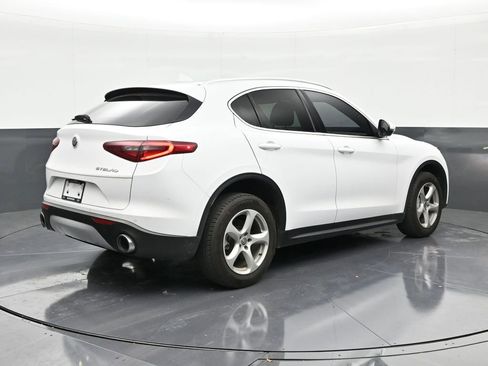 Used 2020 Alfa Romeo Stelvio image 5