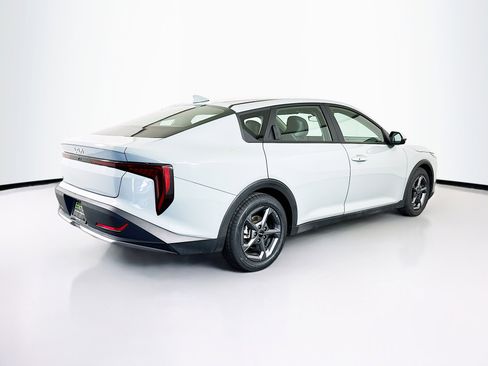 Used 2025 Kia K4 LXS image 9