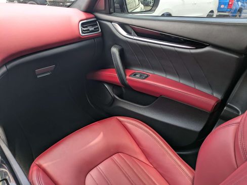Used 2023 Maserati Ghibli Modena RWD image 15