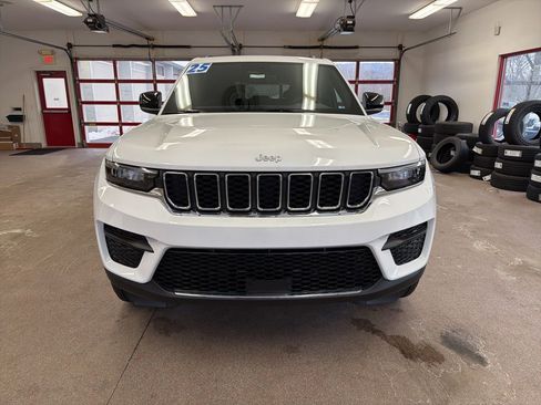 New 2025 Jeep Grand Cherokee Laredo X w/ Luxury Tech Group I image 2