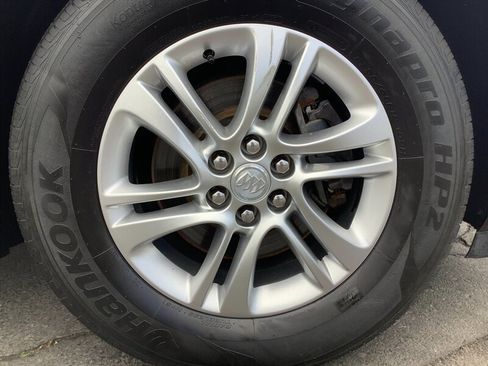 Used 2018 Buick Enclave Essence AWD/4WD image 18