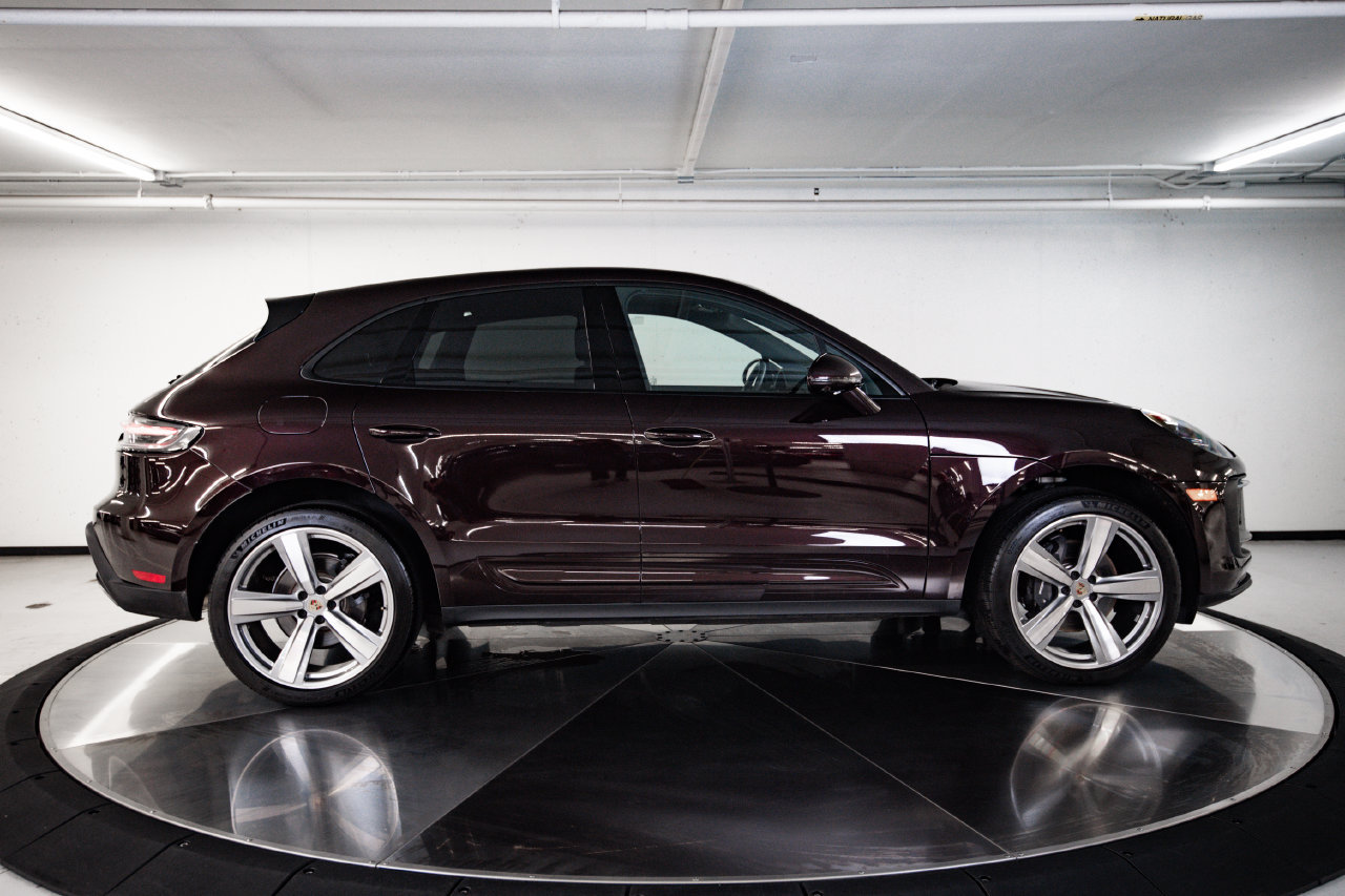 Certified 2026 Porsche Macan AWD/4WD image 8