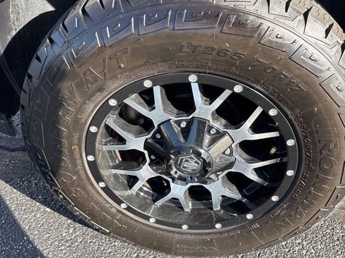 Used 2014 GMC Sierra 2500 SLE w/ Suspension Package, Off-Road image 12