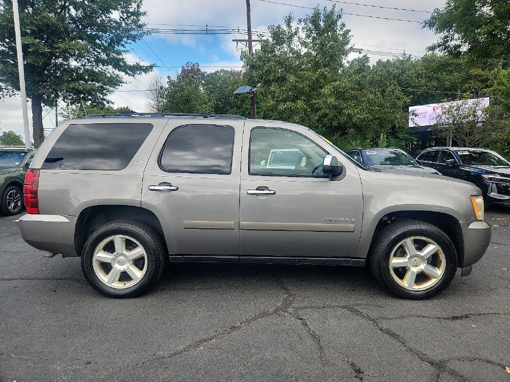 Used 2008 Chevrolet Tahoe LTZ w/ LTZ Preferred Equipment Group AWD/4WD image 13