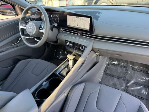 Used 2023 Hyundai Elantra SEL w/ Convenience Package FWD image 20