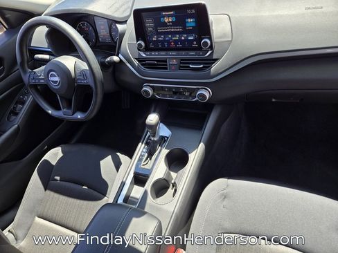 Used 2025 Nissan Altima 2.5 S FWD image 16