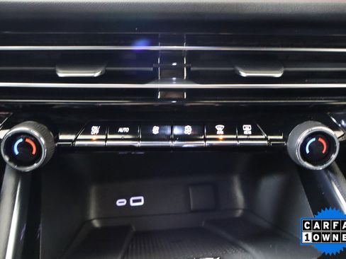 Used 2025 Chevrolet Traverse RS image 27