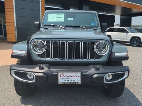 New 2026 Jeep Wrangler Unlimited Sahara w/ Technology Group AWD/4WD image 9