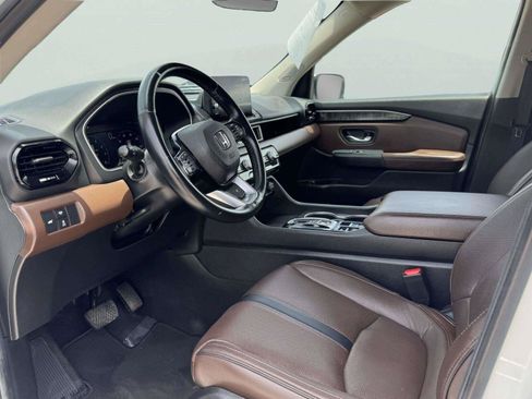 Used 2025 Honda Pilot Elite image 21