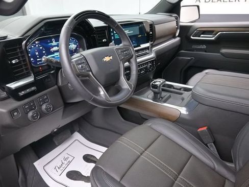 Used 2026 Chevrolet Silverado 1500 High Country AWD/4WD image 18