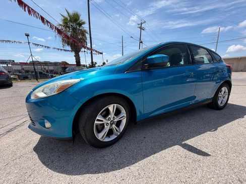 Used 2012 Ford Focus SE w/ SE Sport Pkg FWD image 1