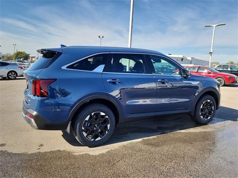 New 2026 Kia Sorento S image 2