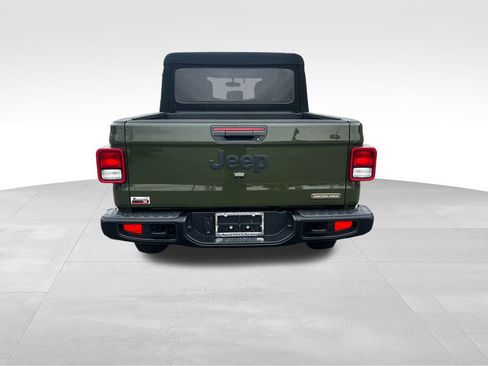 Used 2021 Jeep Gladiator Sport AWD/4WD image 5