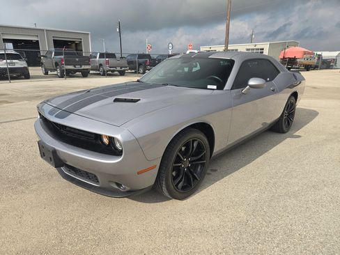 Used 2016 Dodge Challenger SXT w/ Blacktop Package RWD image 7