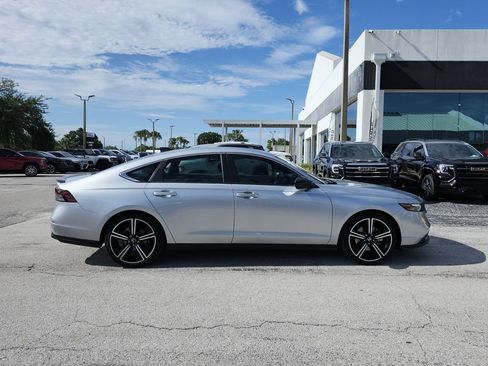 Used 2024 Honda Accord Sport image 3