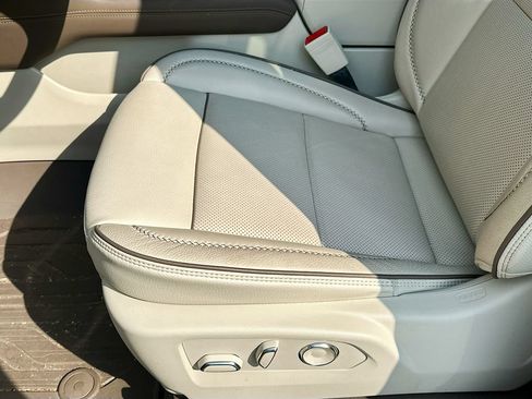 Used 2025 GMC Yukon XL Denali w/ Sun & Power Step Package RWD image 20