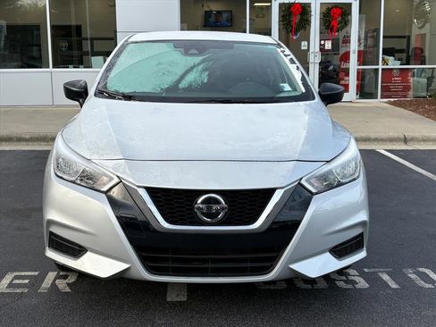 Used 2022 Nissan Versa S w/ Trunk Package image 4