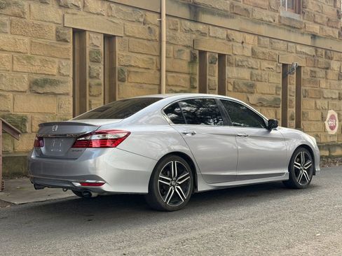 Used 2016 Honda Accord Sport image 4