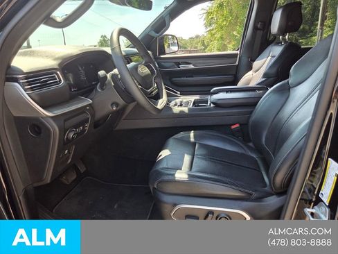 Used 2023 Jeep Wagoneer L Series II AWD/4WD image 3