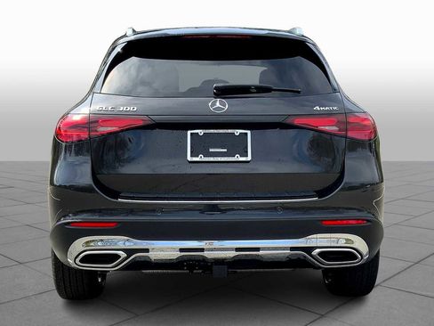 Certified 2025 Mercedes-Benz GLC 300 4MATIC image 4