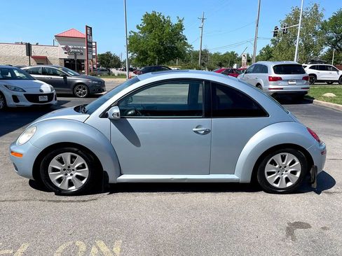 Used 2010 Volkswagen Beetle Red Rock FWD image 3