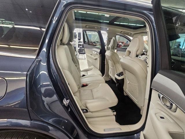 Used 2021 Volvo XC90 T5 Momentum w/ Climate Package AWD/4WD image 14