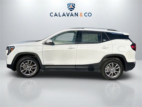 Used 2024 GMC Terrain SLT image 4