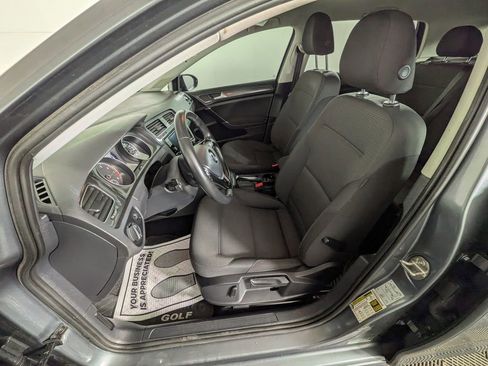 Used 2019 Volkswagen Golf S image 17