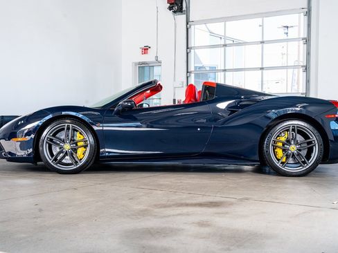 Used 2017 Ferrari 488 Spider image 8