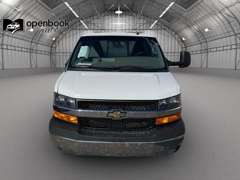 Used 2020 Chevrolet Express 3500 w/ Power Convenience Package image 2