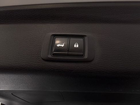 Used 2025 Mitsubishi Outlander SE image 30