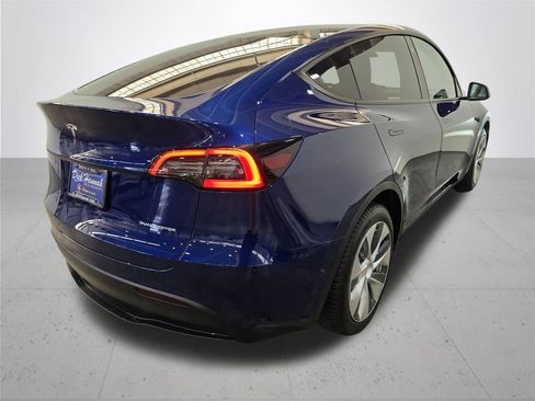 Used 2022 Tesla Model Y Long Range AWD/4WD image 9