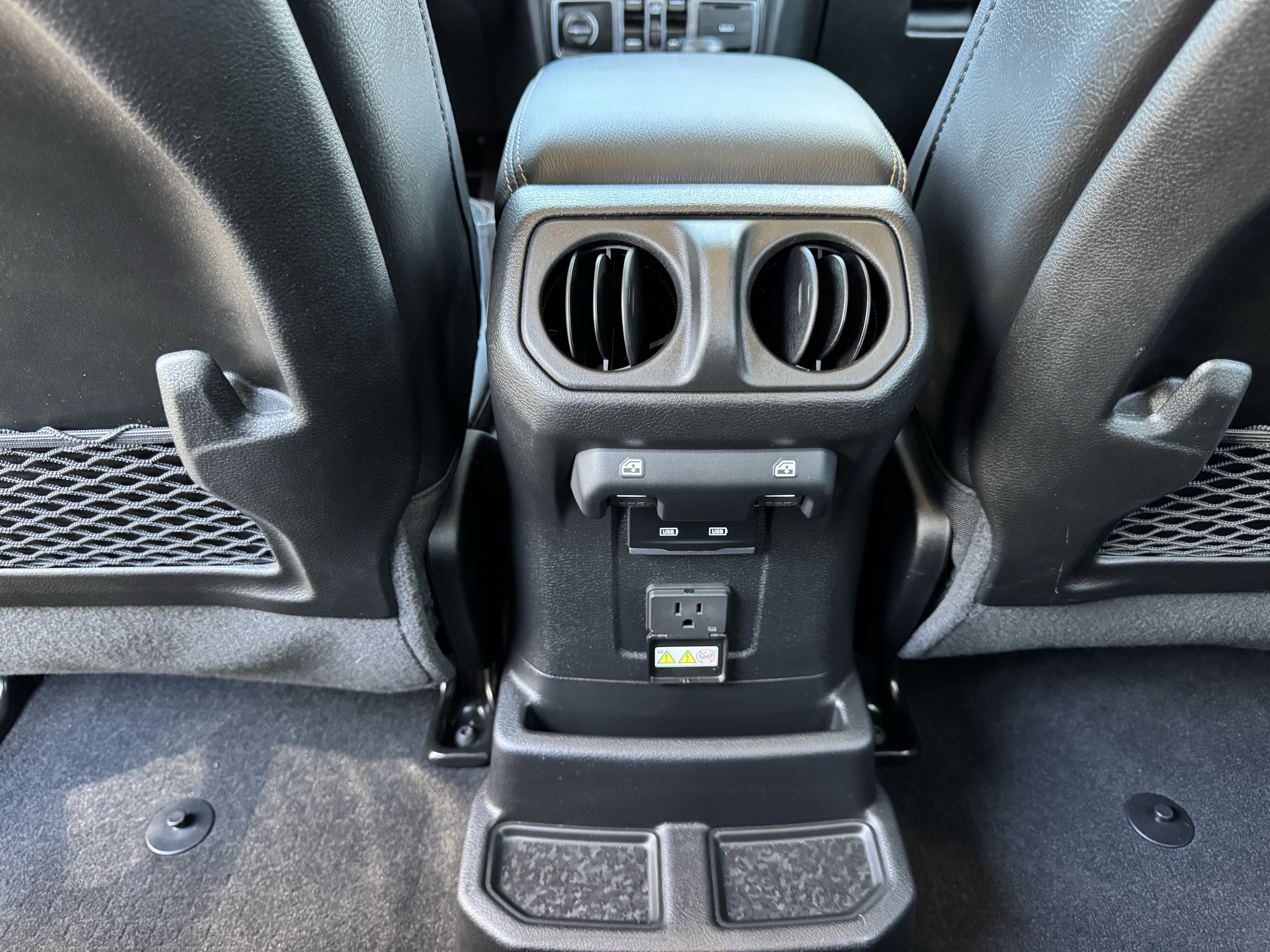 Used 2024 Jeep Wrangler Unlimited Sahara AWD/4WD image 32