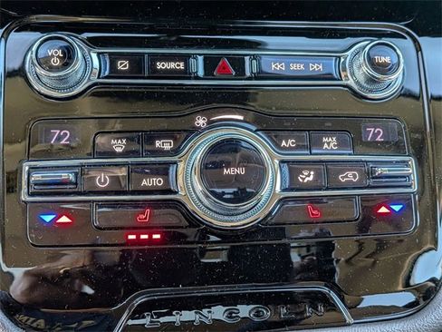 Used 2020 Lincoln Corsair Reserve image 24