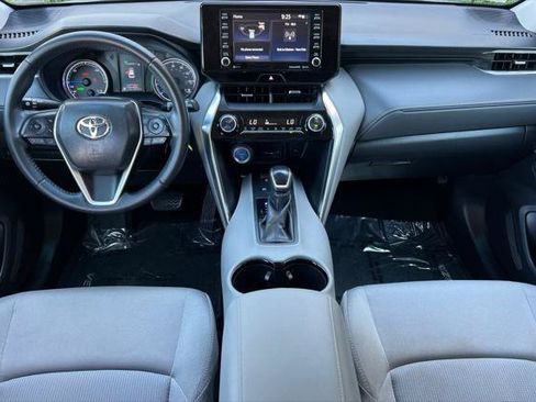 Certified 2021 Toyota Venza LE w/ Carpet Mat Package (TMS) AWD/4WD image 3