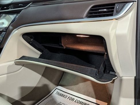 Used 2015 Cadillac XTS Luxury image 24