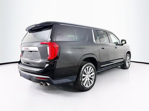 Used 2021 GMC Yukon XL Denali w/ Denali Premium Package image 7