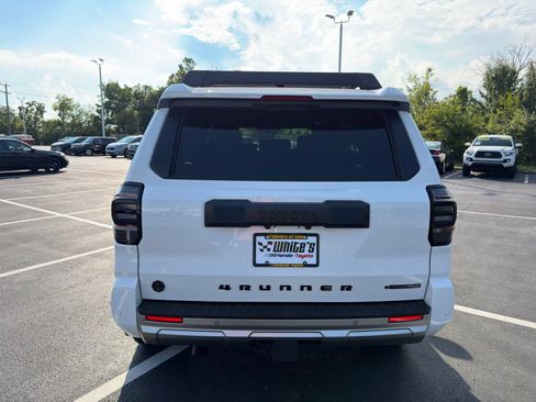 Used 2025 Toyota 4Runner Trailhunter AWD/4WD image 7