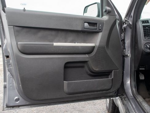 Used 2011 Ford Escape XLT w/ 201A Rapid Spec Order Code image 27