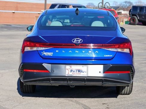 Used 2024 Hyundai Elantra Limited image 4